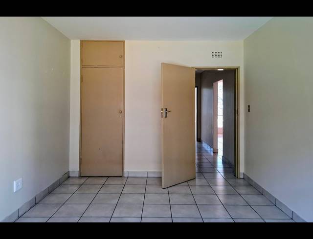2 BEDROOM APARTMENT FOR SALE IN KENSINGTON B